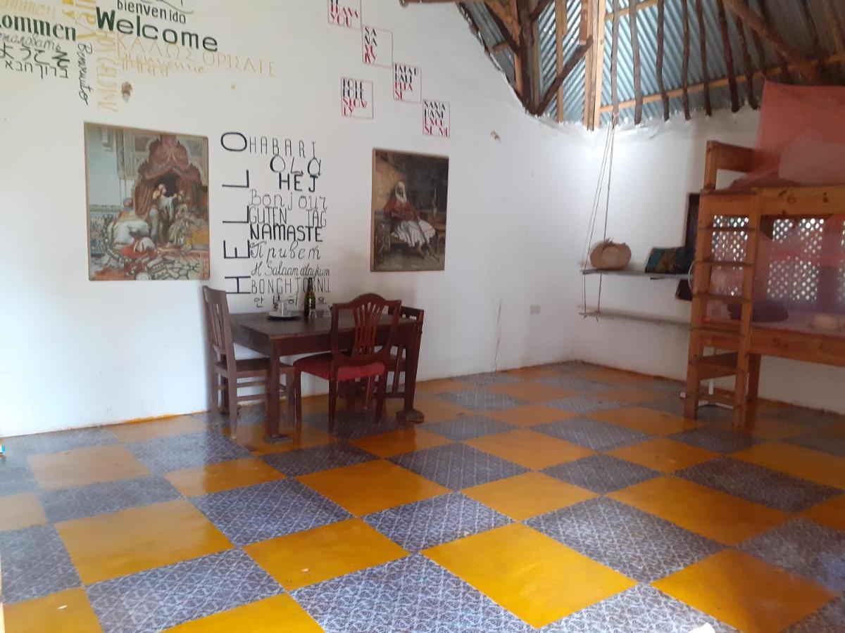 Gecko Nature Lodge Home Of Swahili Divers The Best Dive Center And Famous Gecko Restaurant Verani Bagian luar foto