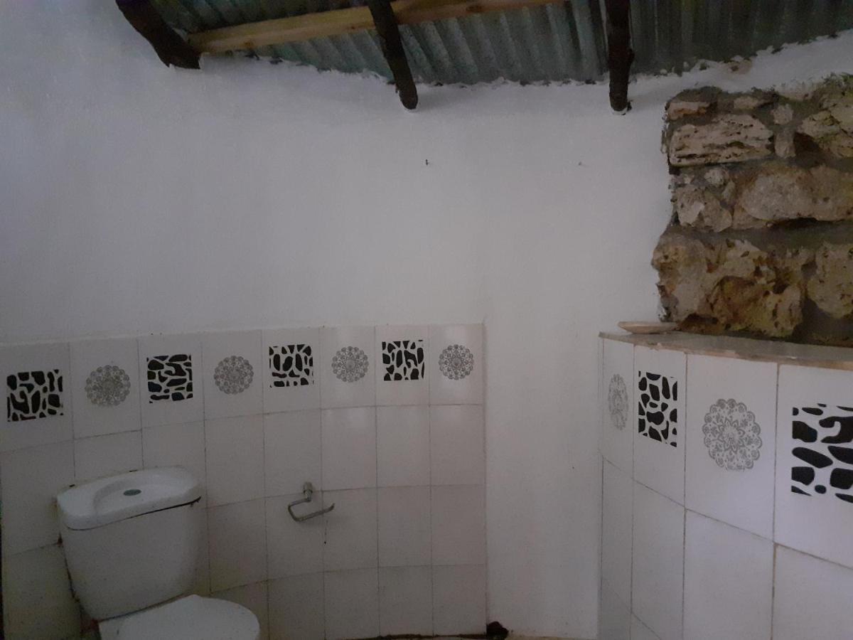 Gecko Nature Lodge Home Of Swahili Divers The Best Dive Center And Famous Gecko Restaurant Verani Bagian luar foto